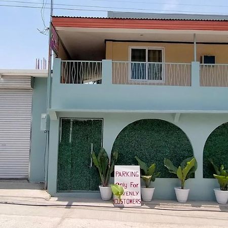 Havenly Guesthouse And Body Massage Spa Moalboal Bagian luar foto