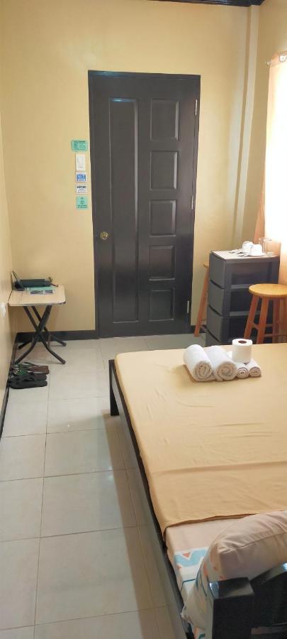 Havenly Guesthouse And Body Massage Spa Moalboal Bagian luar foto